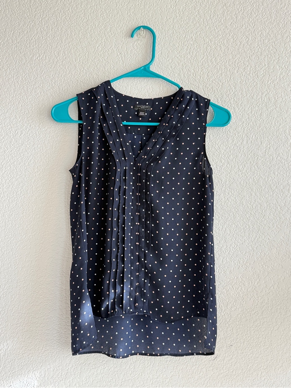Ann Taylor Sleeveless Navy Polka Dot V-Neck Blouse